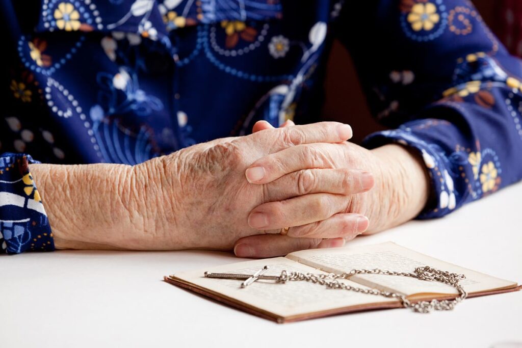 What Are the Benefits of a Chaplaincy Program?